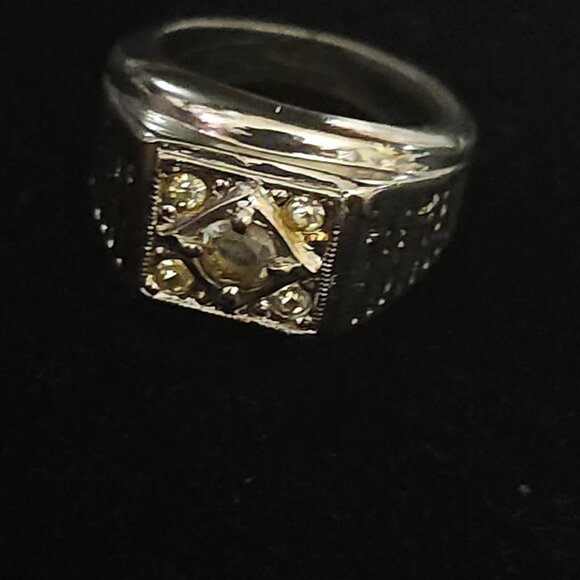Men's Ring - Picture 7 of 12